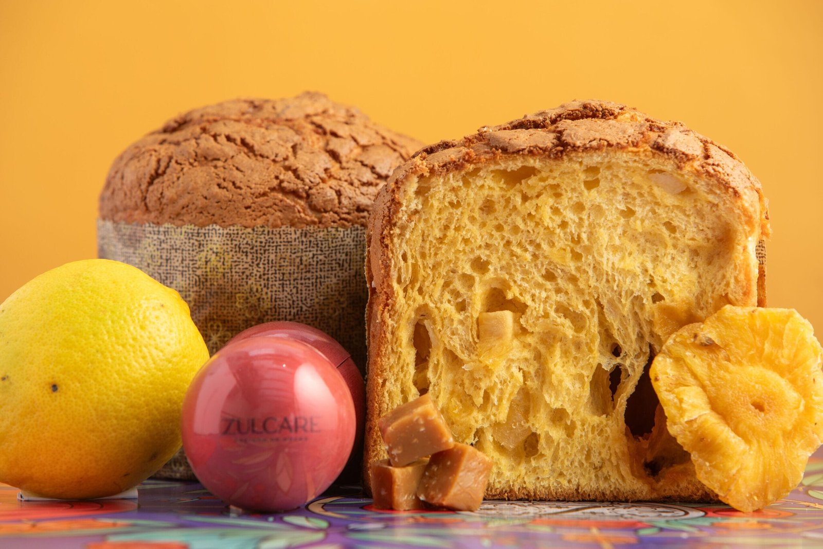 Zulcare_Panetone-de-Caramelo-de-Coco-e-Frutas-Amarelas-26-scaled